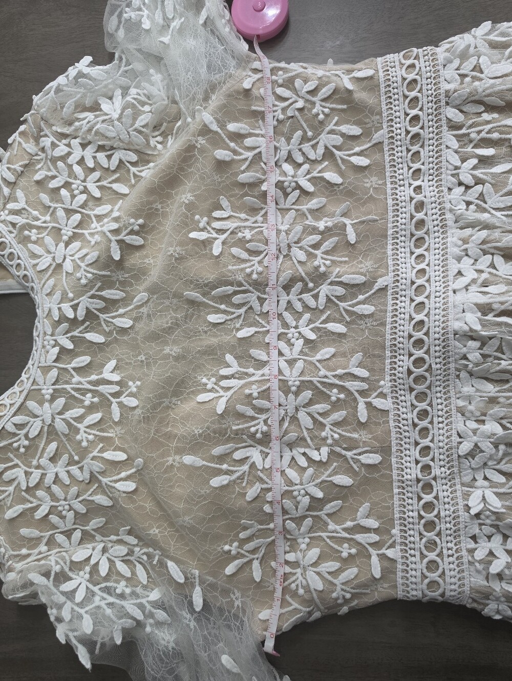 Ivy City Co White & Champagne Lace Midi Dress - Picture 4 of 5